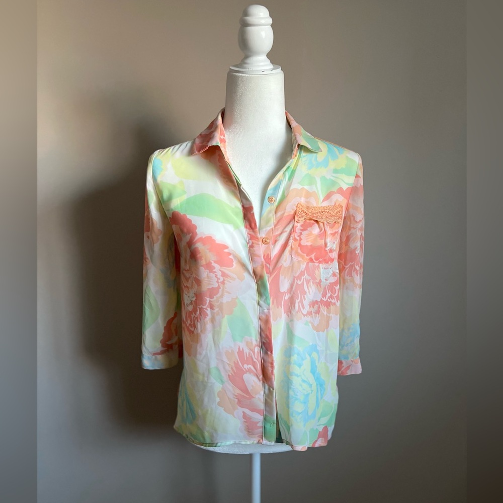Candie’s Floral button down